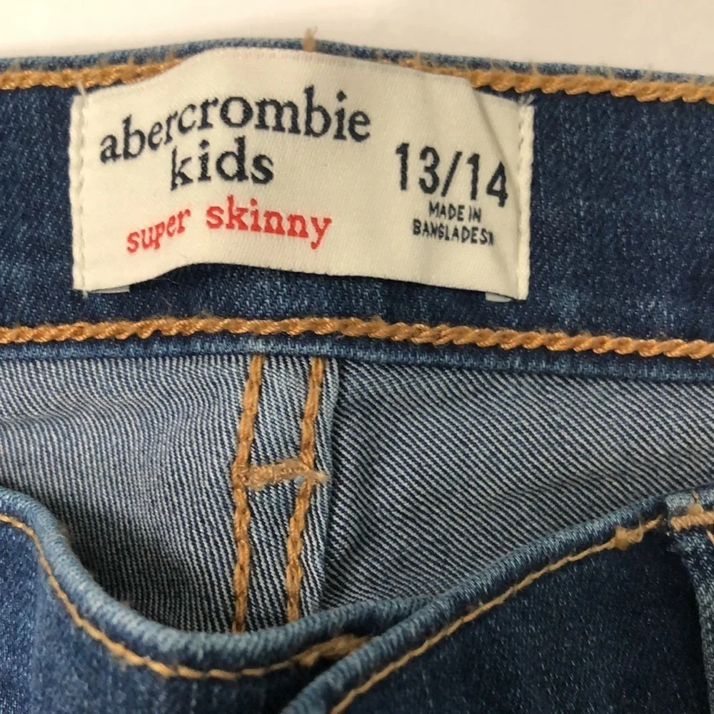 ABERCROMBIE KIDS SUPER SKINNY JEANS